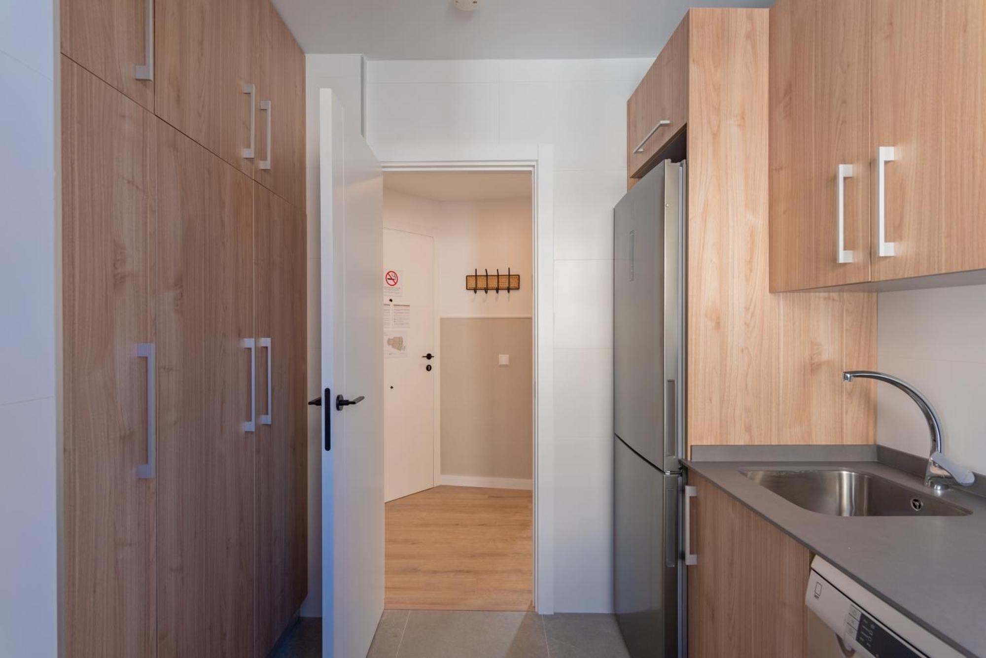 Feelathome Atarazanas Apartments Малага Экстерьер фото