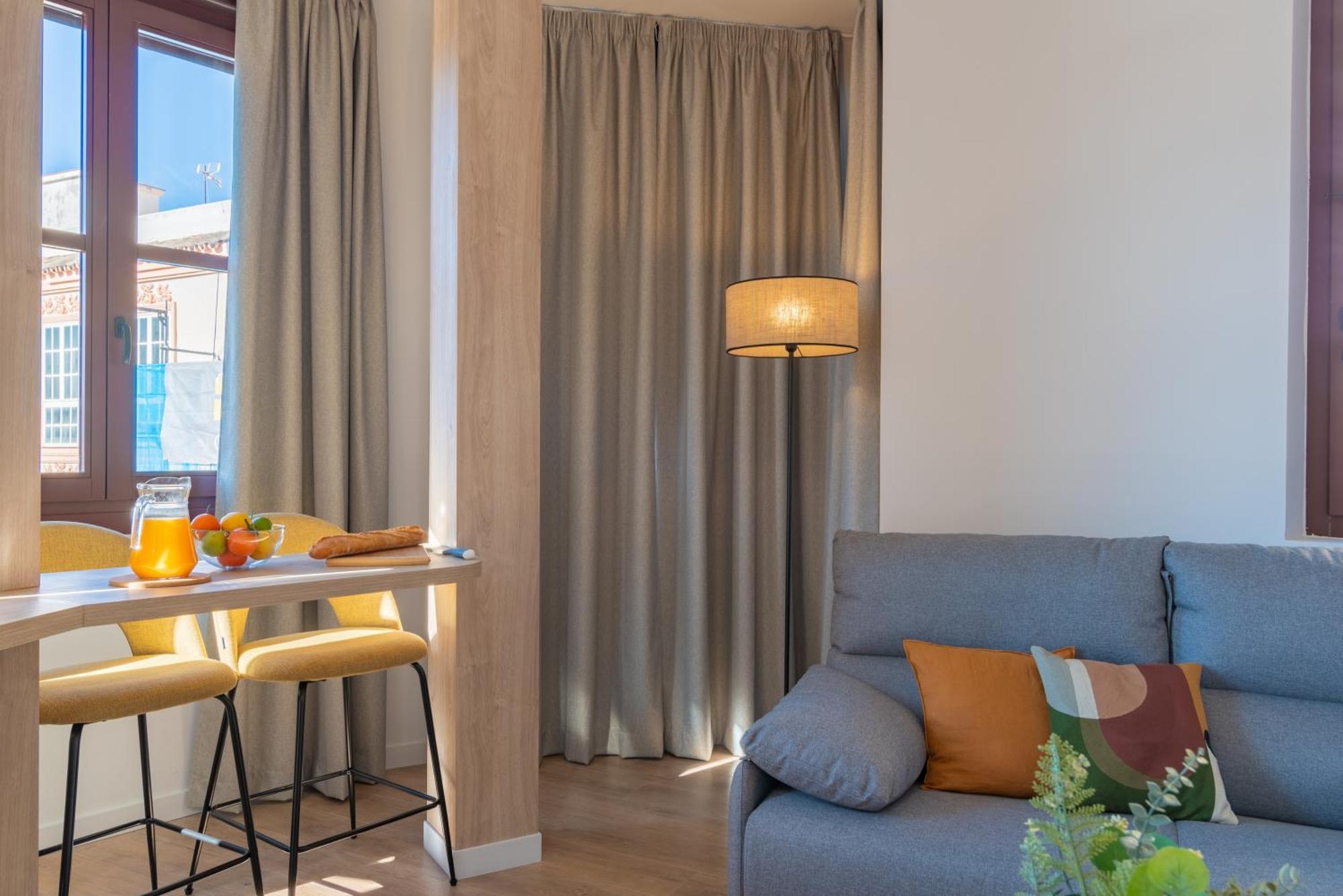 Feelathome Atarazanas Apartments Малага Экстерьер фото