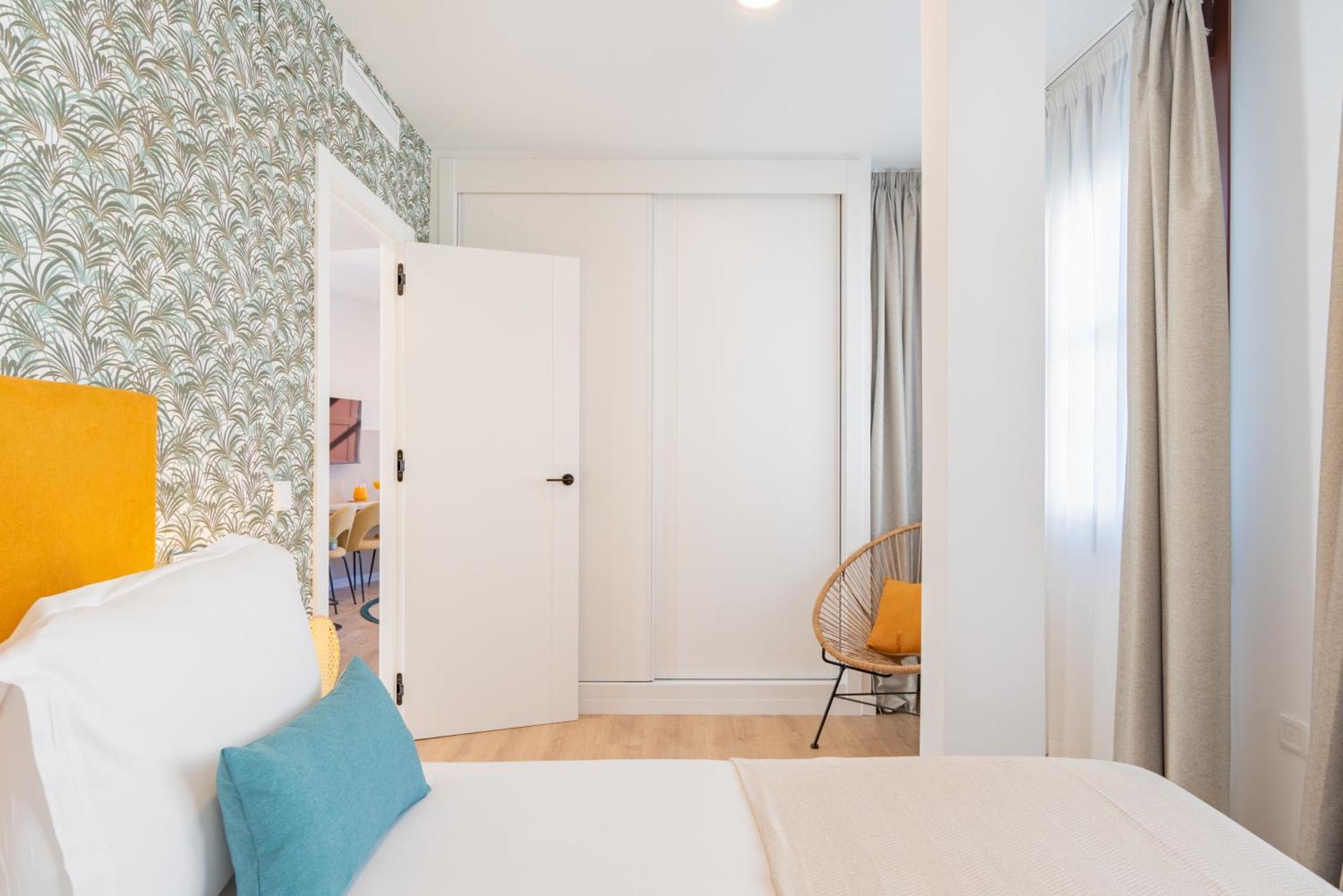 Feelathome Atarazanas Apartments Малага Экстерьер фото