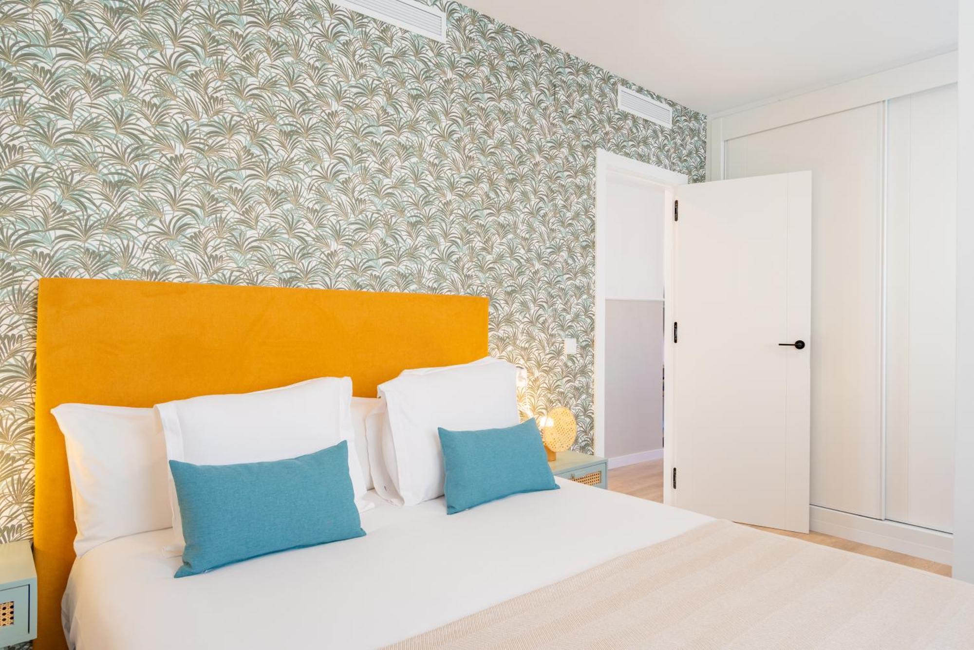 Feelathome Atarazanas Apartments Малага Экстерьер фото