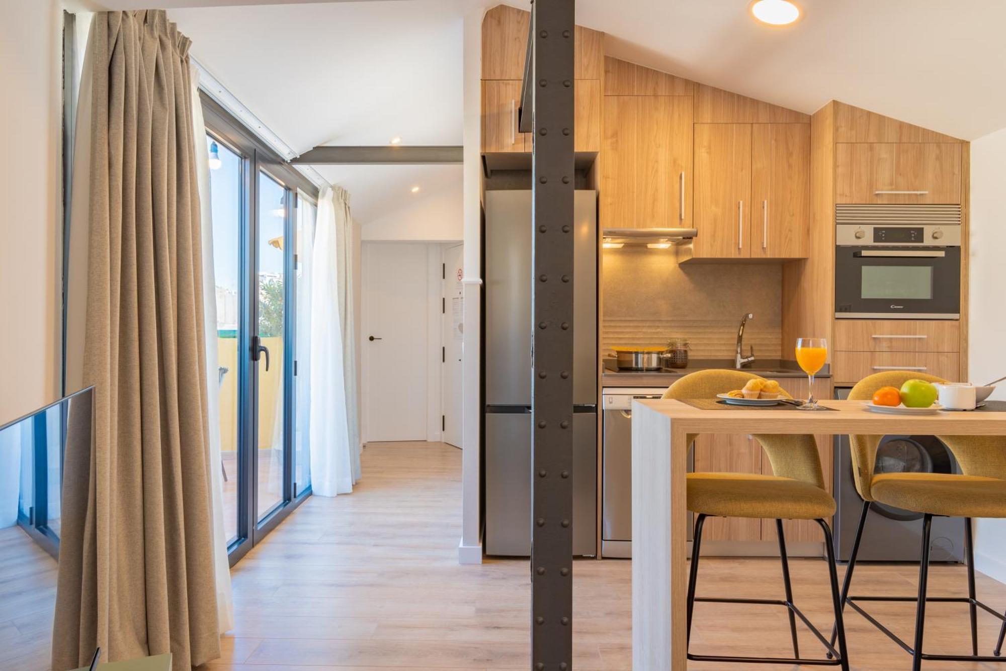 Feelathome Atarazanas Apartments Малага Экстерьер фото