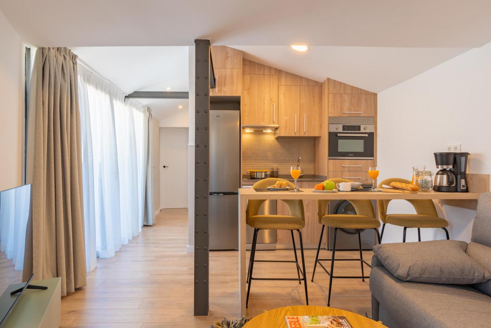 Feelathome Atarazanas Apartments Малага Экстерьер фото